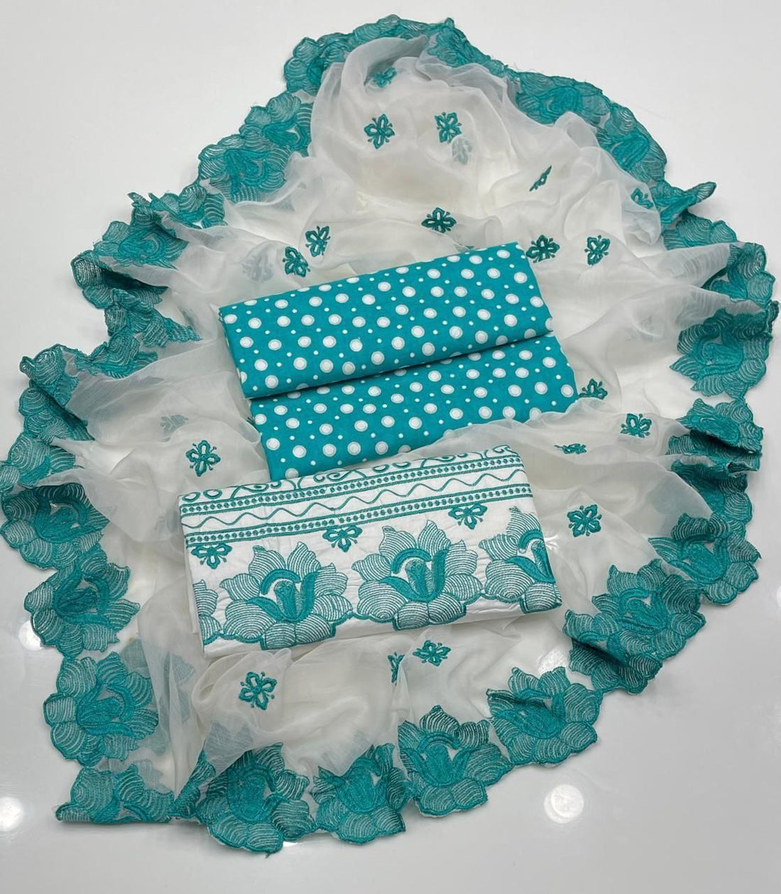 Lawn Cotton Polca Dots